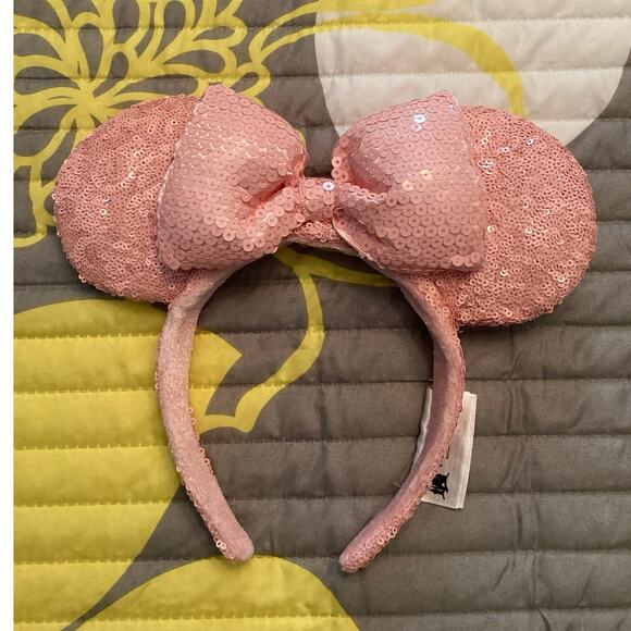 NWOT Disney Parks Millennial Pink Sequined Minnie Mouse Ear Headband with Bow